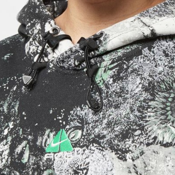 Nike ACG Thermal Fit Pullover Men’s Hoodie - Picture 4 of 5